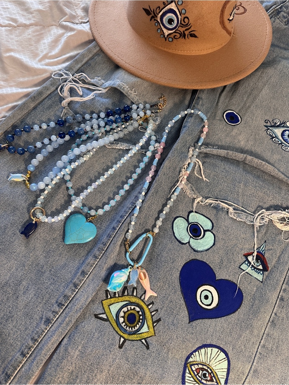 SHEIN painted jeans,Multi-Blue Beaded Charm Hat Necklace with Turquoise Heart.
